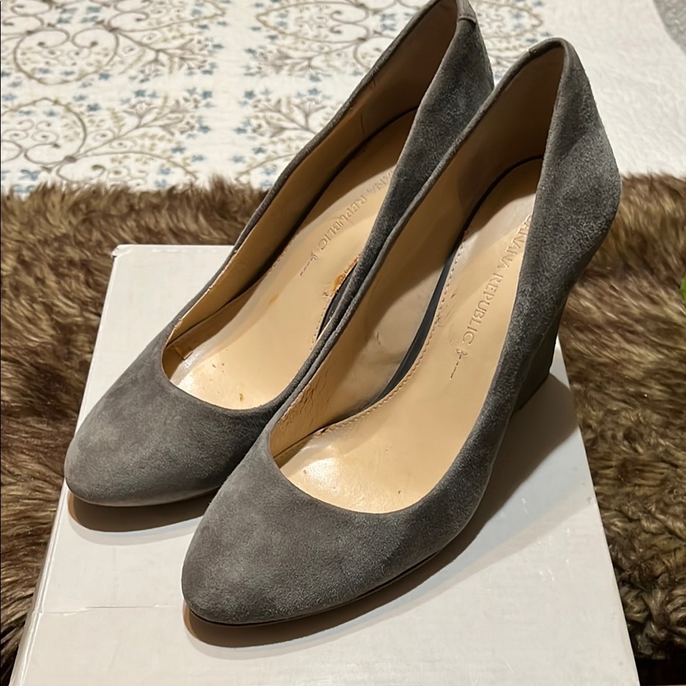 Banana Republic Gray Suede Wedges